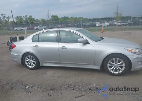 2013 Hyundai Genesis 3.8 from USA, damaged, VIN KMHGC4DD2DU245953